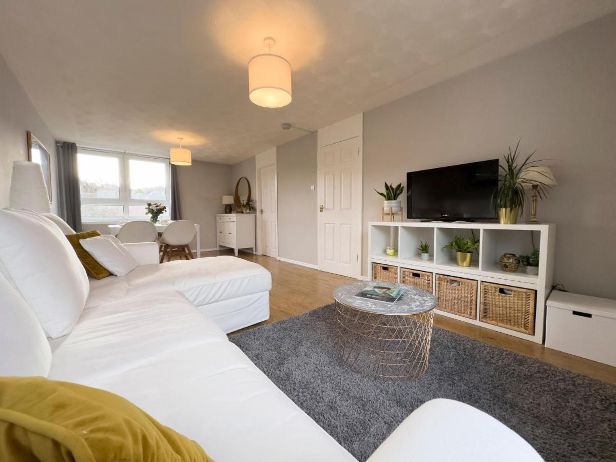 Scandi Style Apartment With Stunning Views Линлитгоу Экстерьер фото
