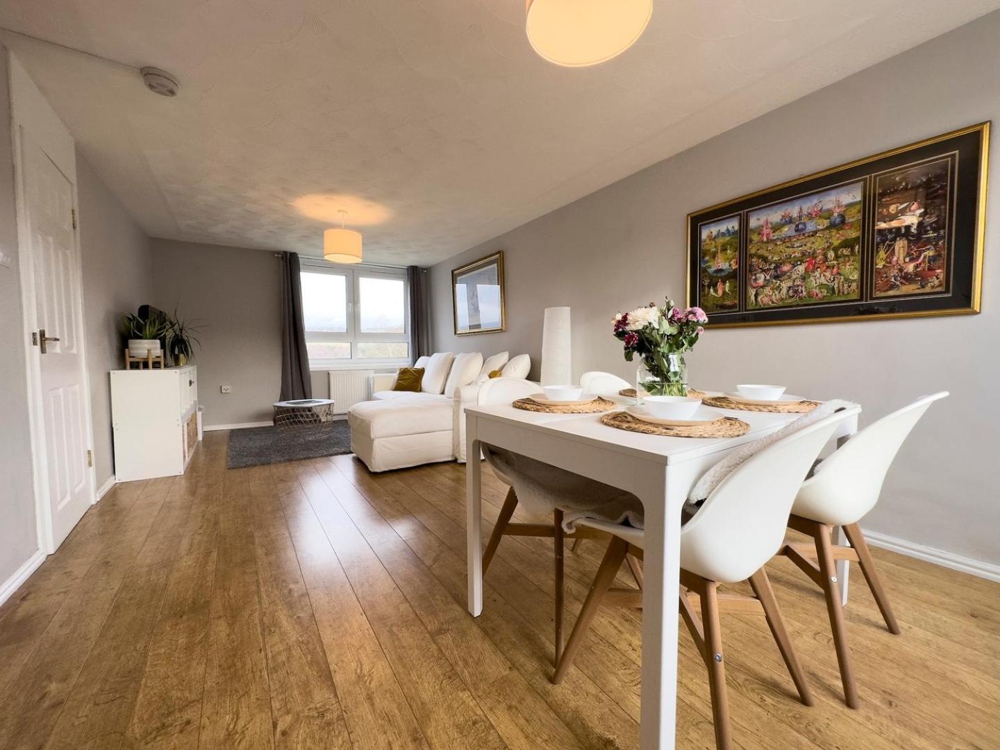 Scandi Style Apartment With Stunning Views Линлитгоу Экстерьер фото