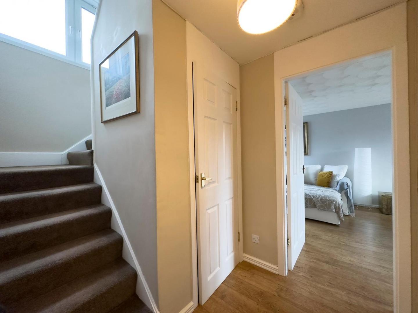 Scandi Style Apartment With Stunning Views Линлитгоу Экстерьер фото